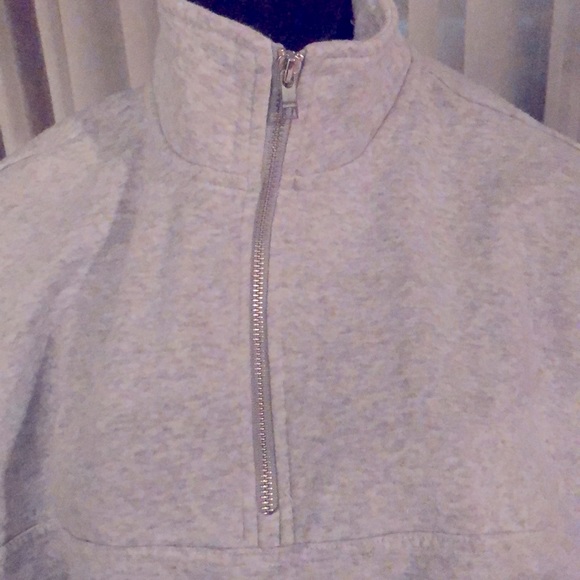 Cropped sweatshirt - Picture 3 of 7